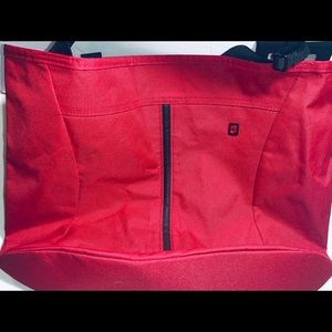 Victoriano red tote bag